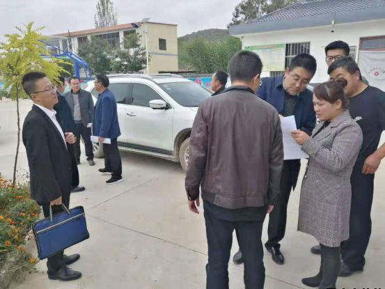 米兰官方站网页版-米兰MiLan（中国）泓源公司开展“践行初心使命，助推脱贫攻坚”主题党日活动(图3)