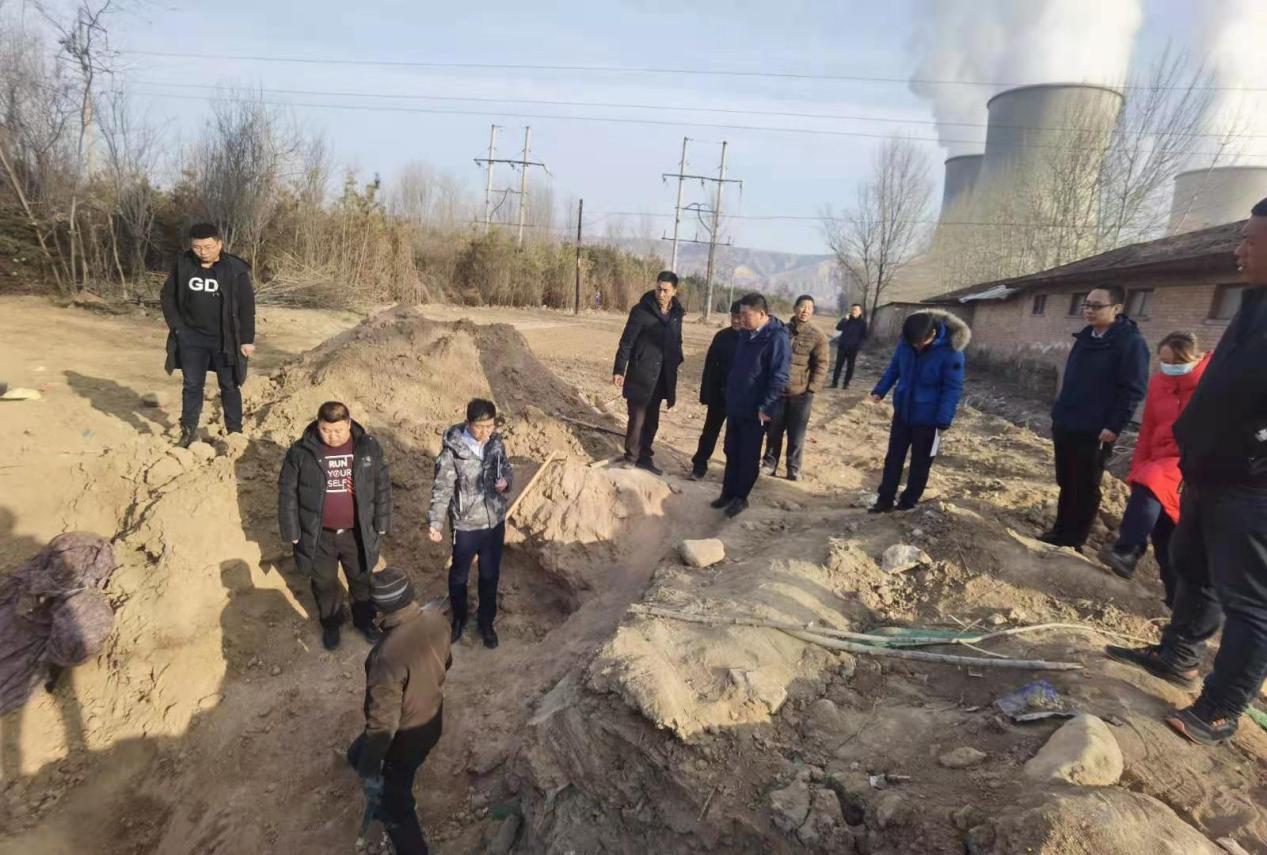 泓源公司组织开展米兰官方站网页版-米兰MiLan(中国)工业园区供热三期(东七路—泾河大道段)工程竣工验收(图2) 泓源公司组织开展米兰官方站网页版-米兰MiLan(中国)工业园区供热三期(东七路—泾河大道段)工程竣工验收(图2)