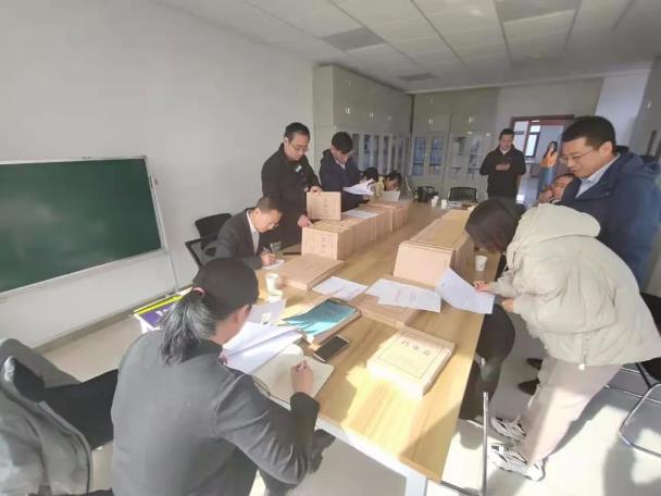 米兰官方站网页版-米兰MiLan（中国）工业园区东二路等三条道路工程顺利通过行政验收(图2)