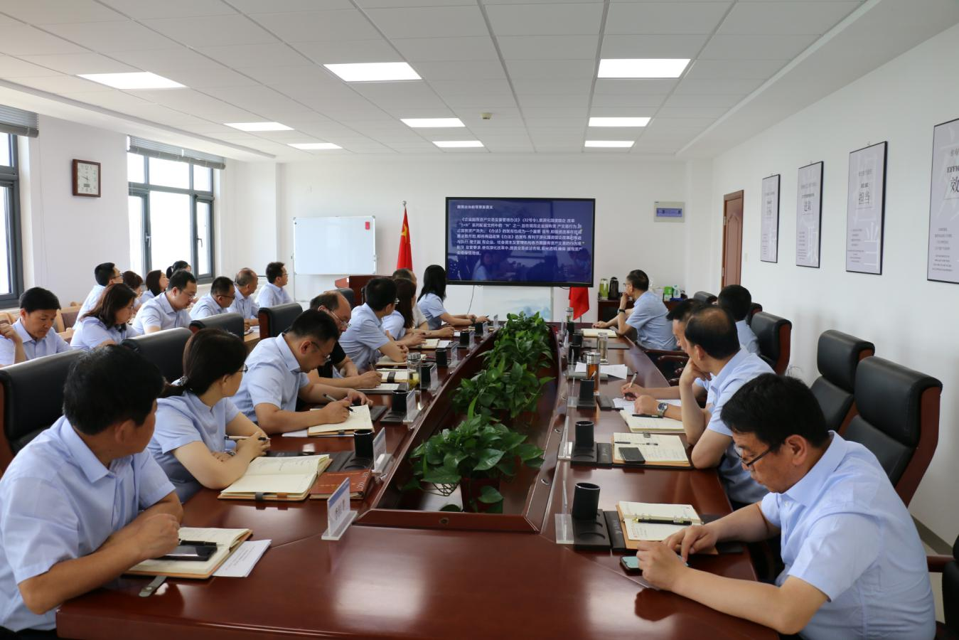 米兰官方站网页版-米兰MiLan（中国）
召开党委理论中心组集体学习研讨会议(图2)