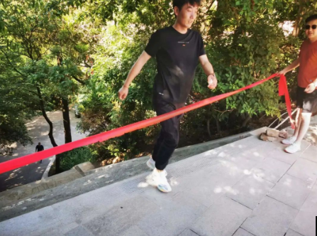 助力文旅市场 展示产投风采——米兰官方站网页版-米兰MiLan（中国）
组织开展员工登山比赛活动(图9)